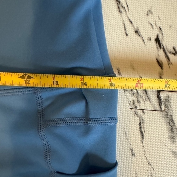 nwot Zyia Active Light N Tight Blue Steel HI Rise Capris 20", Size L - Picture 8 of 8